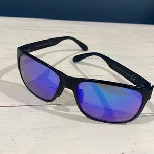 Maui Jim Red Sands Black Matte Lifestyle Polarized Sunglasses